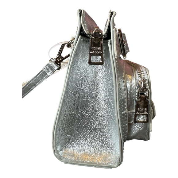 Steve Madden Metallic Silver Crossbody Bag NWT - Picture 4 of 7